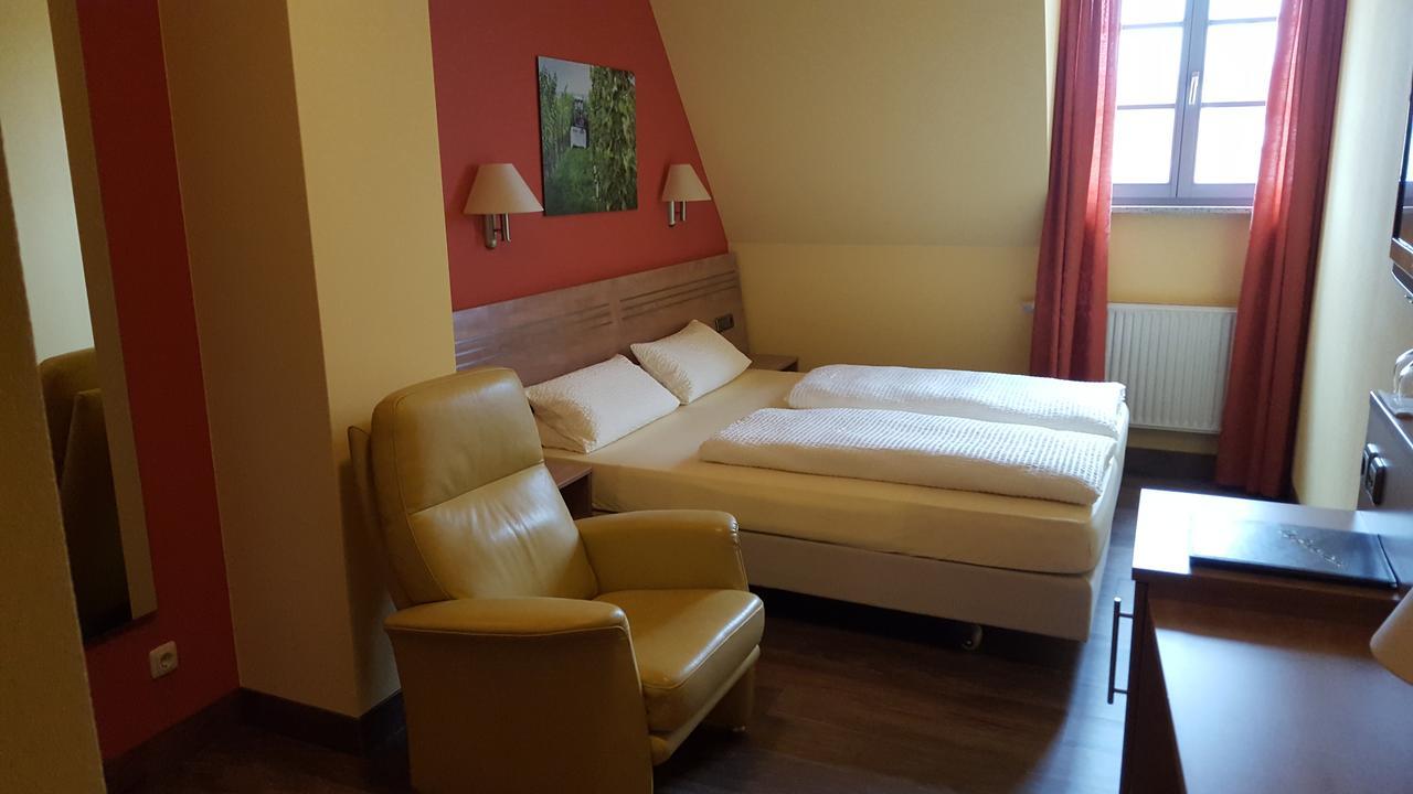 Der Patrizierhof - Weingut Gasthof Hotel - Familie Grebner Grosslangheim Eksteriør billede